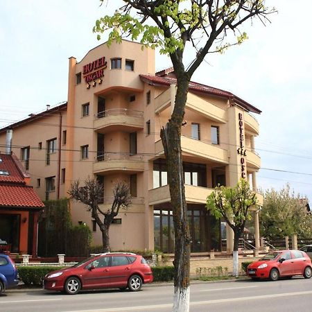 Oscar Hotel Cluj-Napoca Buitenkant foto